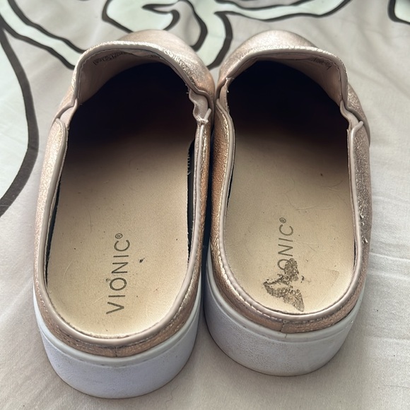 VIONIC “DAKOTA” Metallic Rose Gold Slip-On Mule Sneaker size 9.5 - Picture 8 of 15